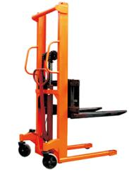 Manual hydraulic loader